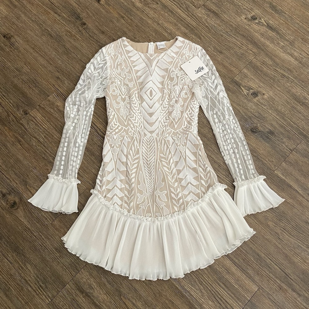 Selfie Leslie Cream Tan Dreamy Long Sleeve Mini Dress Size US Small S - Picture 2 of 7